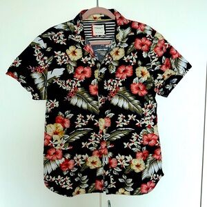 denim and flower short sleeve button up navy floral size large